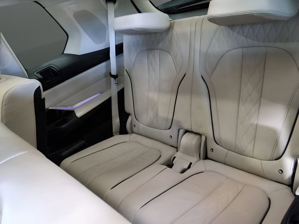 Used 2020 BMW X7 xDrive40i w/ Premium Package AWD/4WD image 33