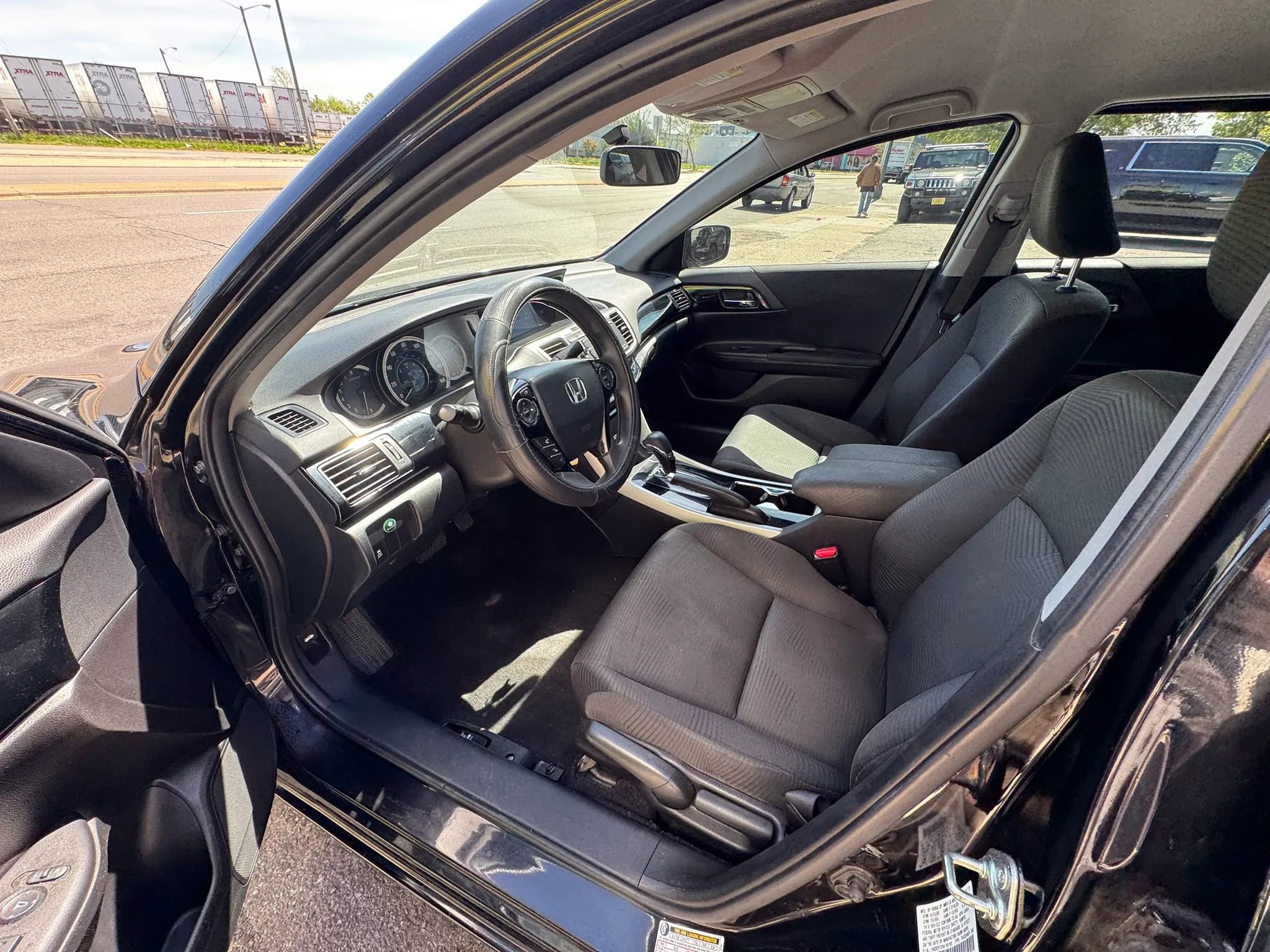 Used 2017 Honda Accord LX image 11