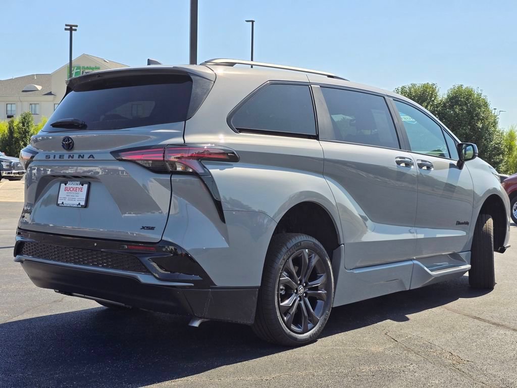 Used 2025 Toyota Sienna XSE w/ XSE Plus Package FWD image 20