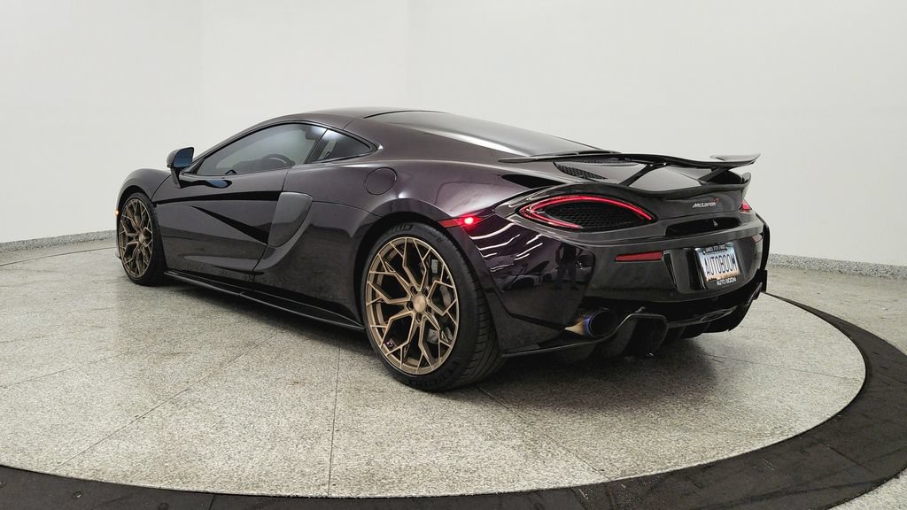 Used 2017 McLaren 570S RWD image 3