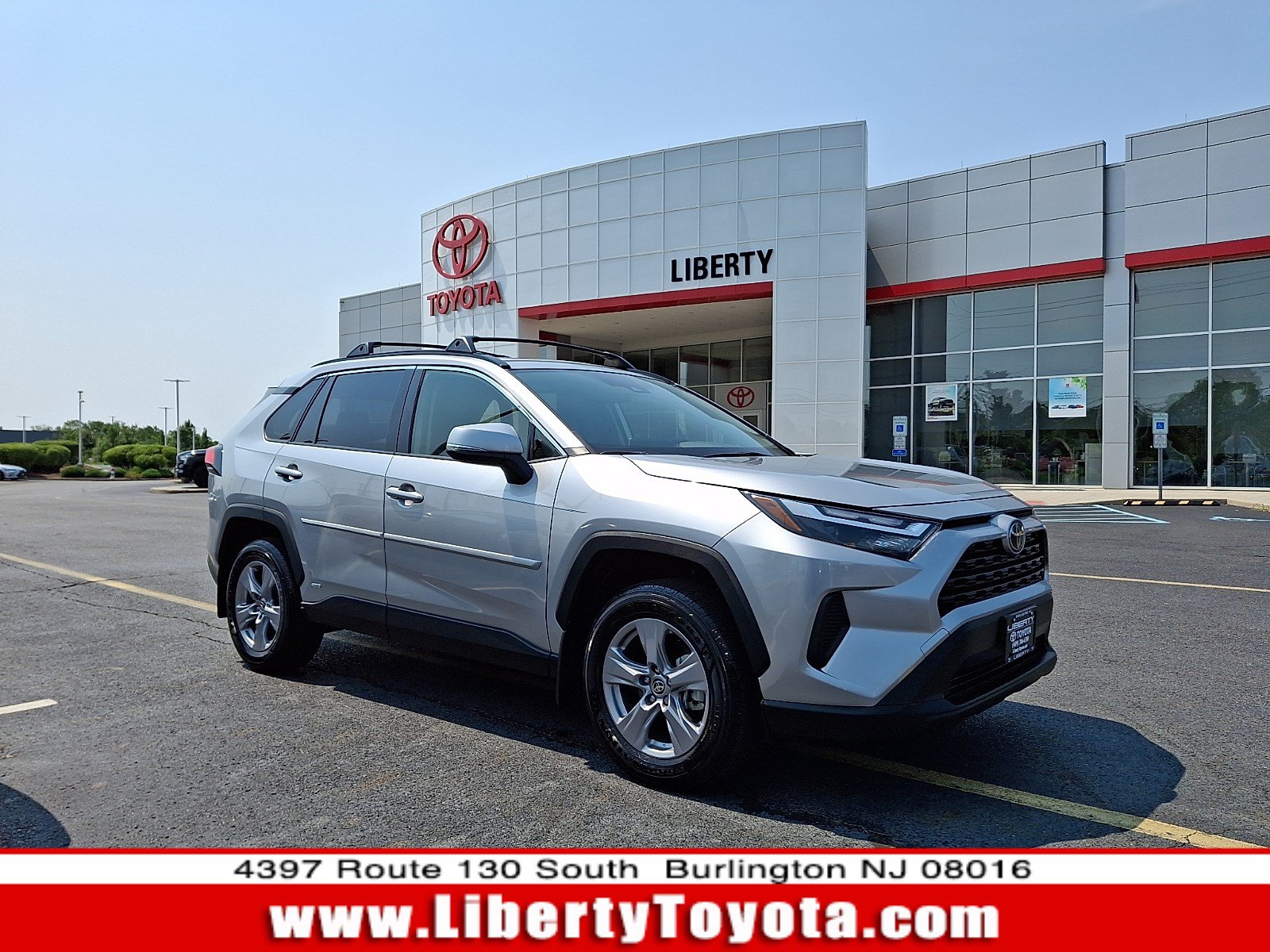 Used 2025 Toyota RAV4 XLE w/ Convenience Package AWD/4WD image 1