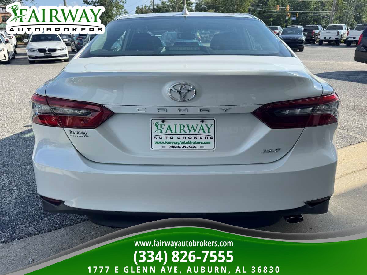 Used 2022 Toyota Camry XLE FWD image 7