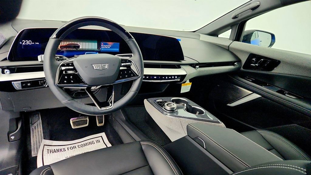 Used 2025 Cadillac Optiq Luxury 1 image 11
