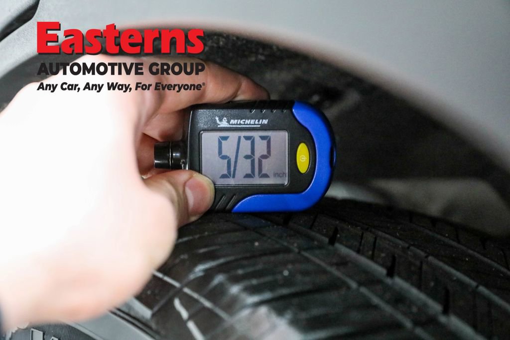 Used 2022 Toyota Corolla Cross XLE w/ Convenience Package image 23