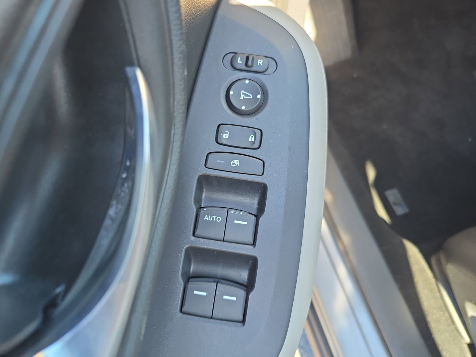 Certified 2025 Honda HR-V LX image 13