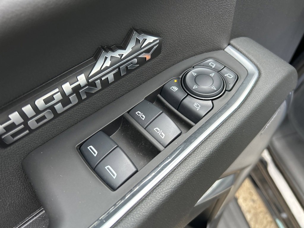 Used 2025 Chevrolet Silverado 1500 High Country w/ High Country Premium Package image 15