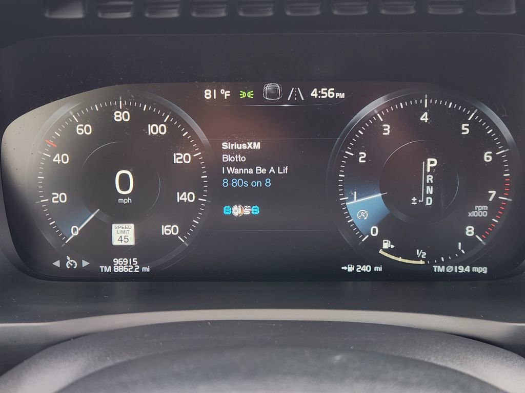 Used 2016 Volvo XC90 T6 Momentum w/ Momentum Plus Package image 14