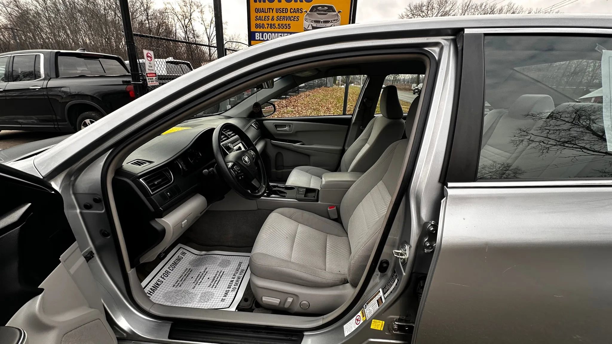 Used 2015 Toyota Camry LE image 16