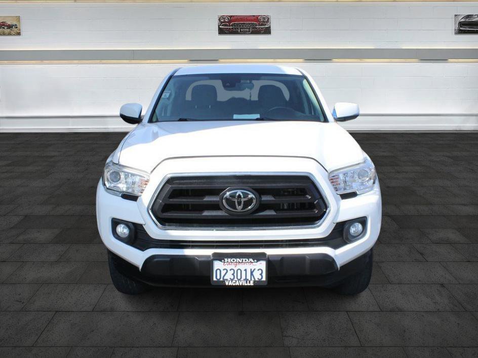 Used 2022 Toyota Tacoma SR5 w/ Technology Package image 2