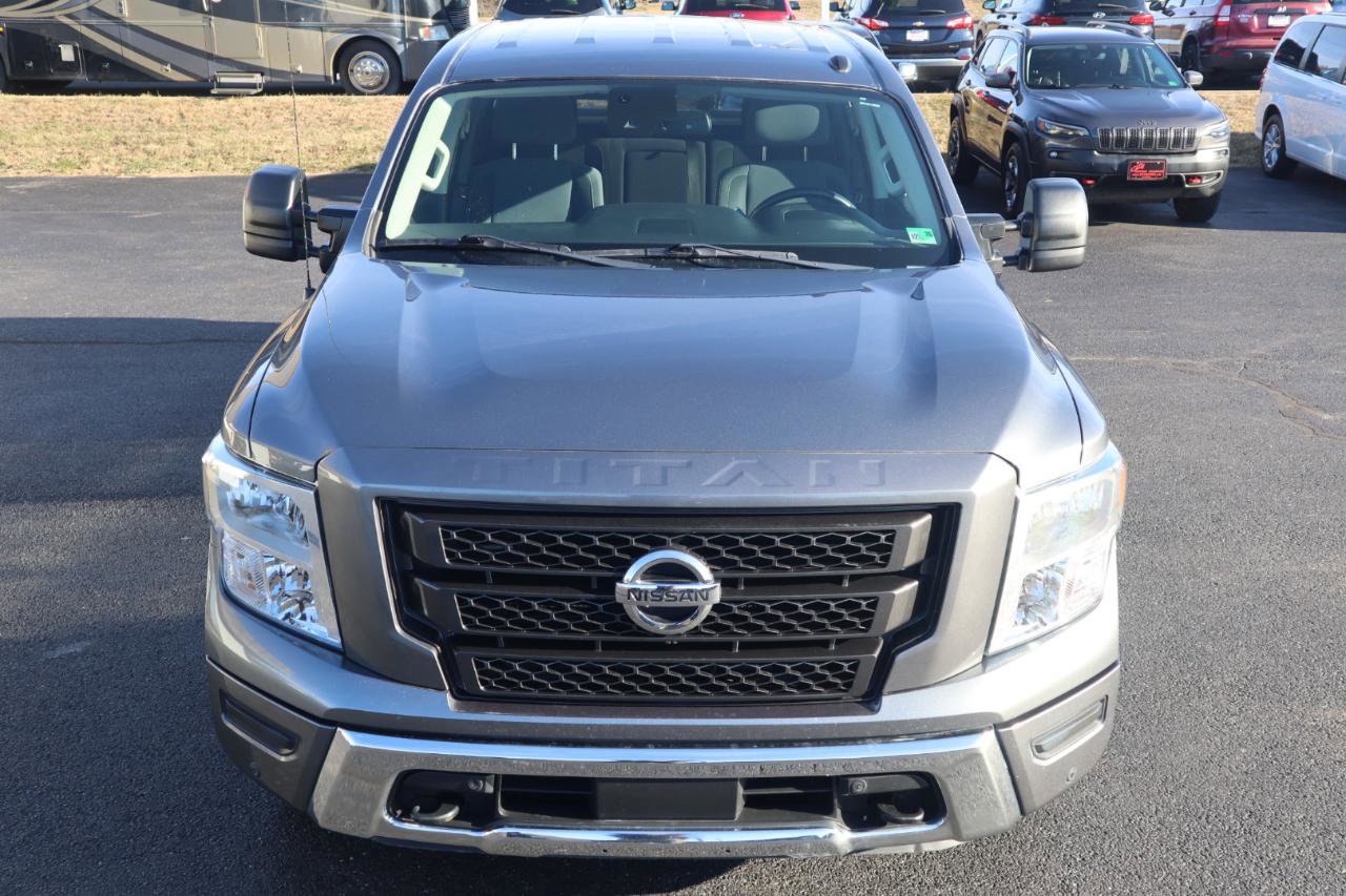 Used 2021 Nissan Titan SV w/ SV Convenience Package AWD/4WD image 4
