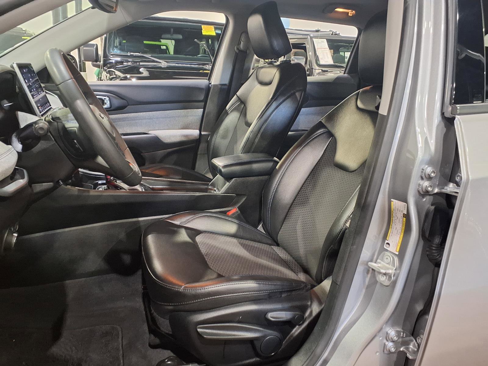 Used 2022 Jeep Compass Latitude AWD/4WD image 16