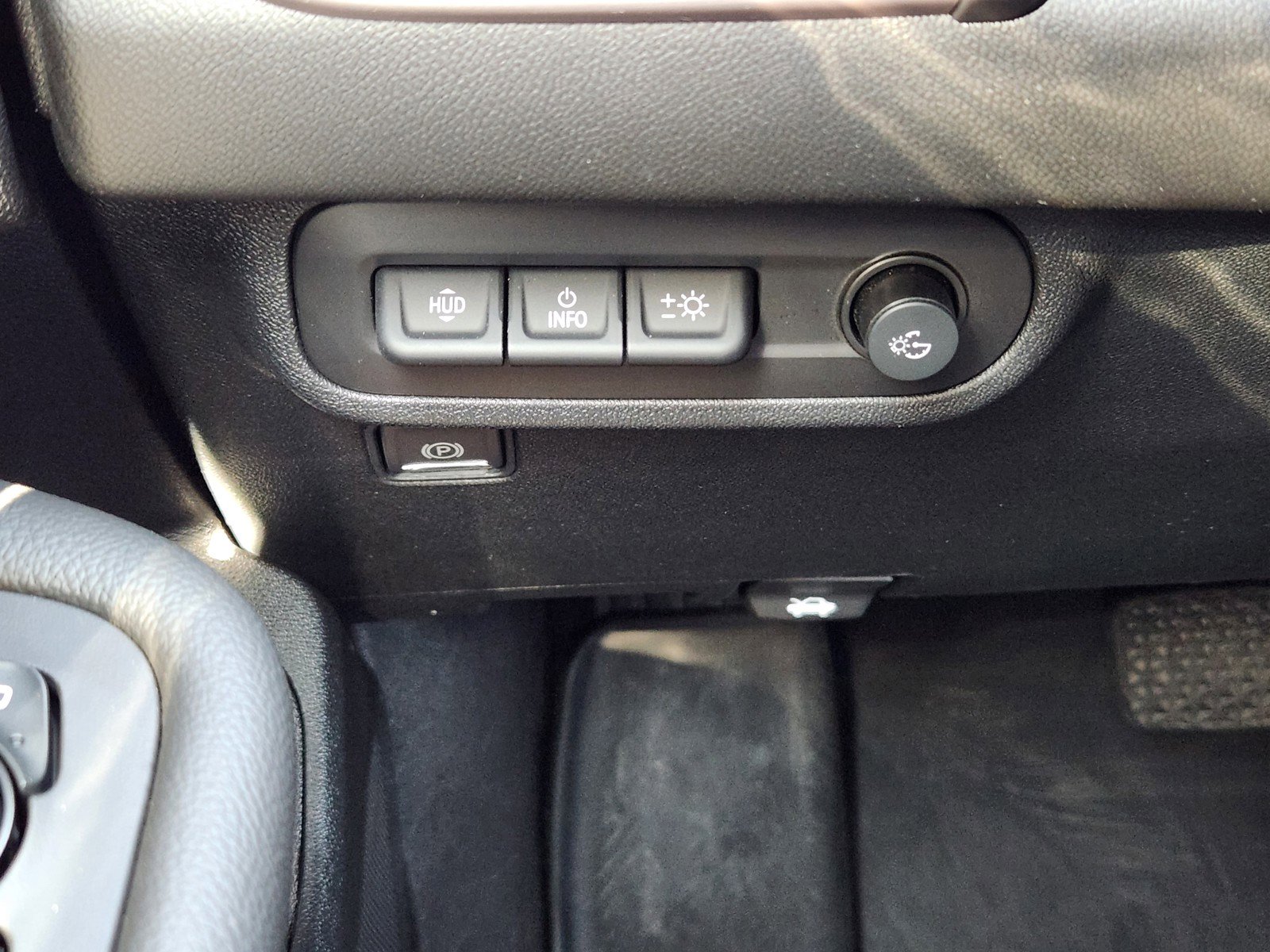 Certified 2024 GMC Terrain AT4 w/ Infotainment Package II image 19