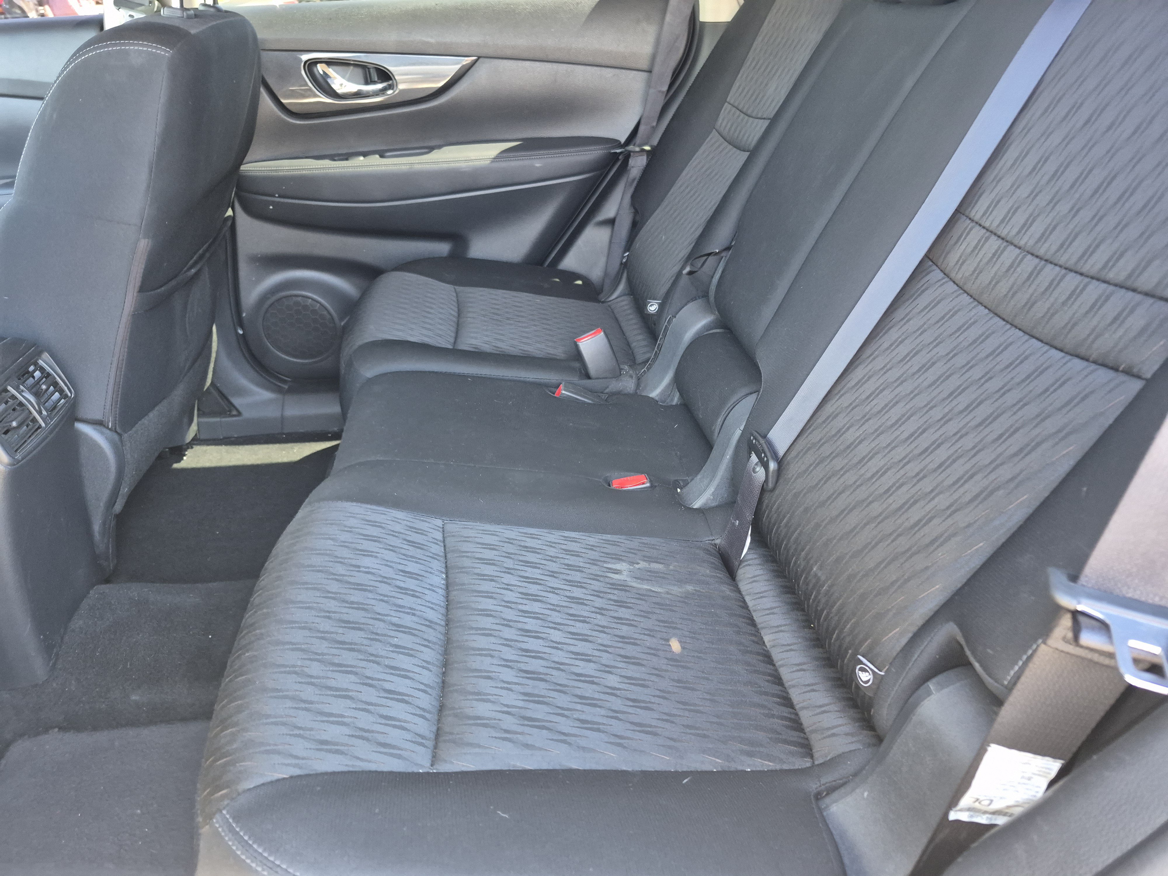 Used 2017 Nissan Rogue SV w/ SV Premium Package FWD image 16