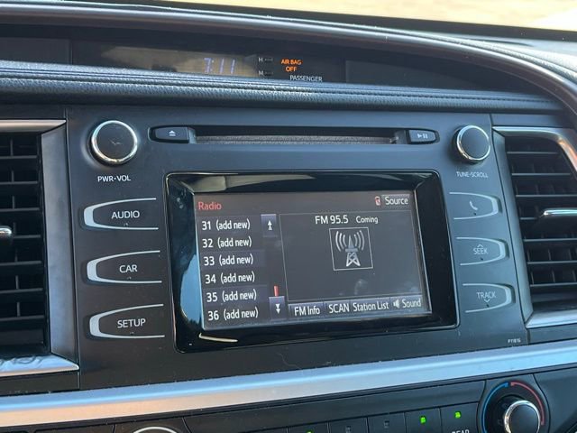 Used 2019 Toyota Highlander LE AWD/4WD image 21
