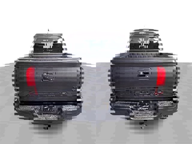 Used 2019 Toyota Tacoma TRD Sport w/ Technology Package image 7