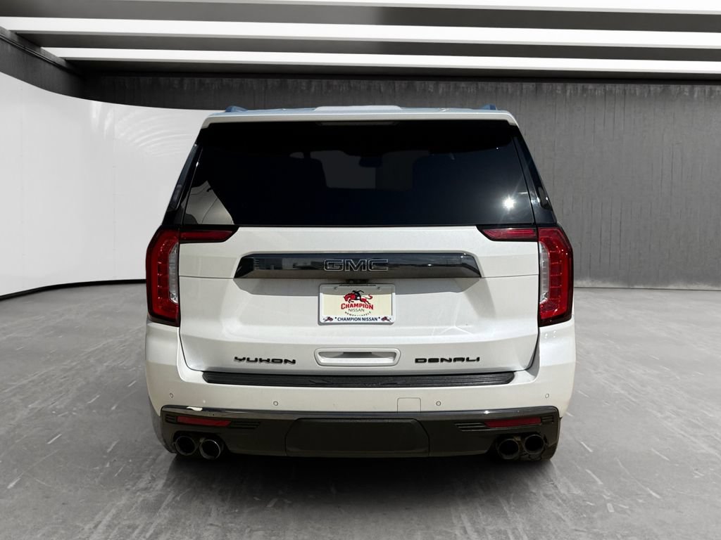 Used 2023 GMC Yukon XL Denali Ultimate AWD/4WD image 4