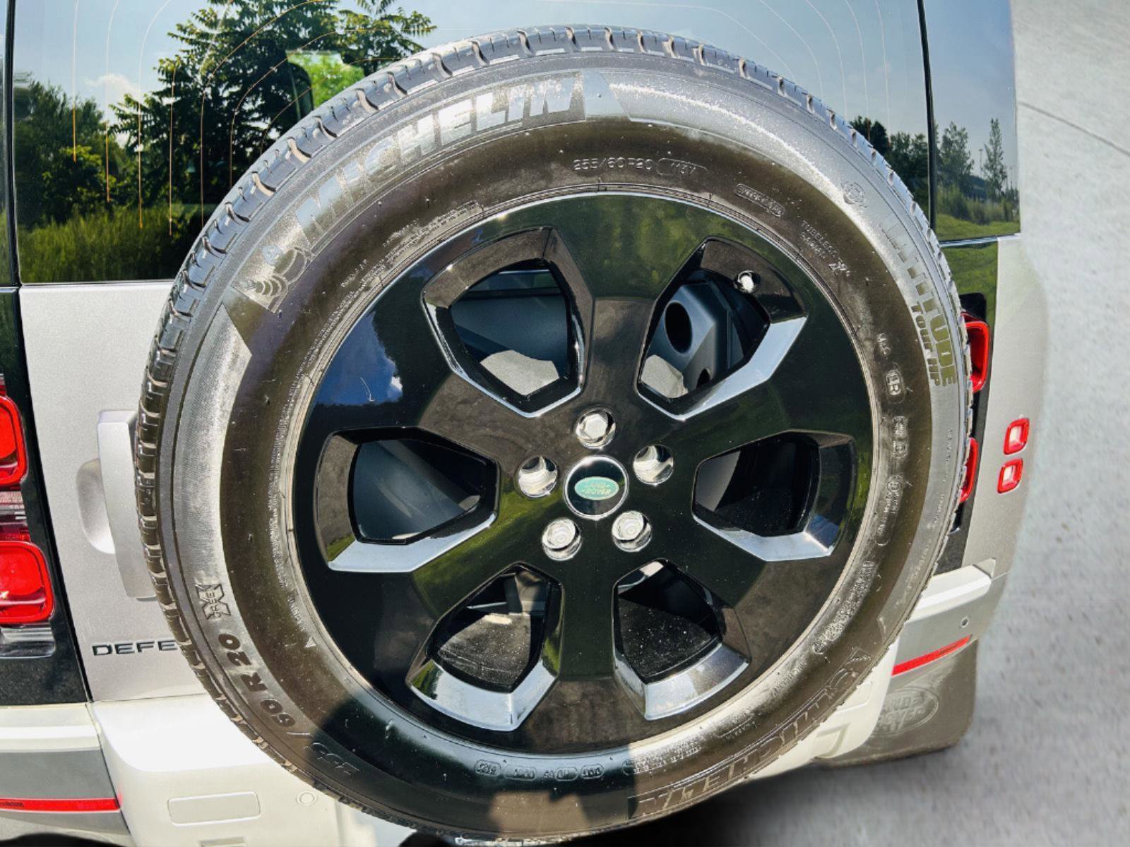 Used 2020 Land Rover Defender 110 HSE image 50