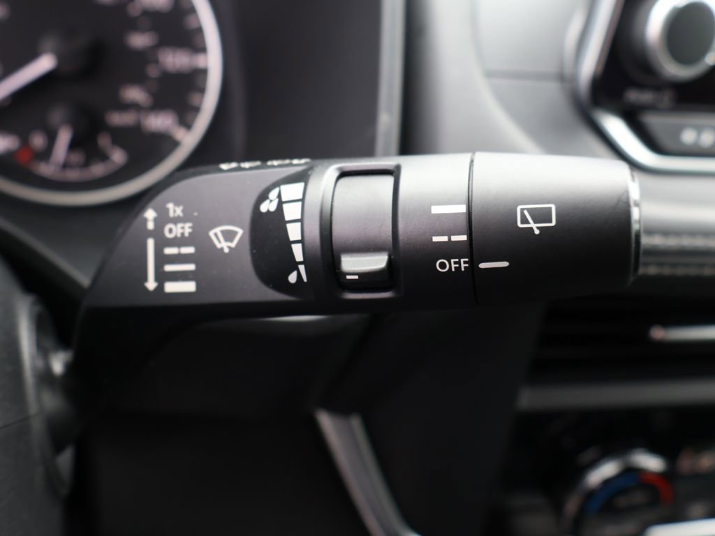 Used 2023 Nissan Rogue SV FWD image 42