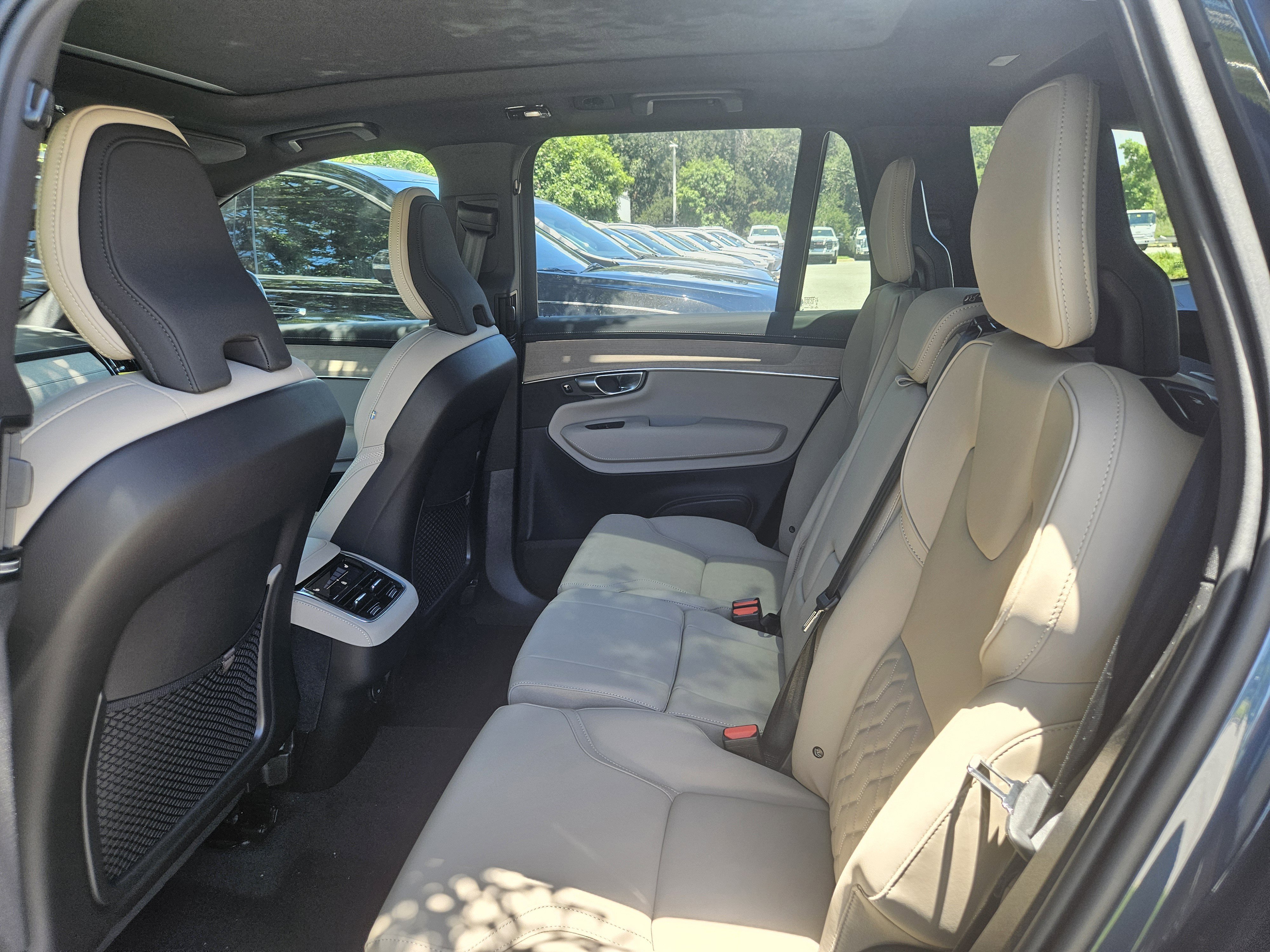 New 2026 Volvo XC90 B5 Plus image 18