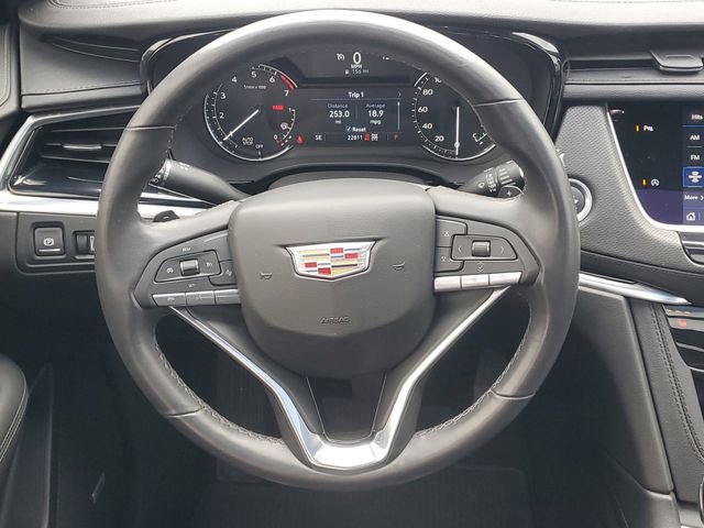 Certified 2025 Cadillac XT6 Luxury image 30