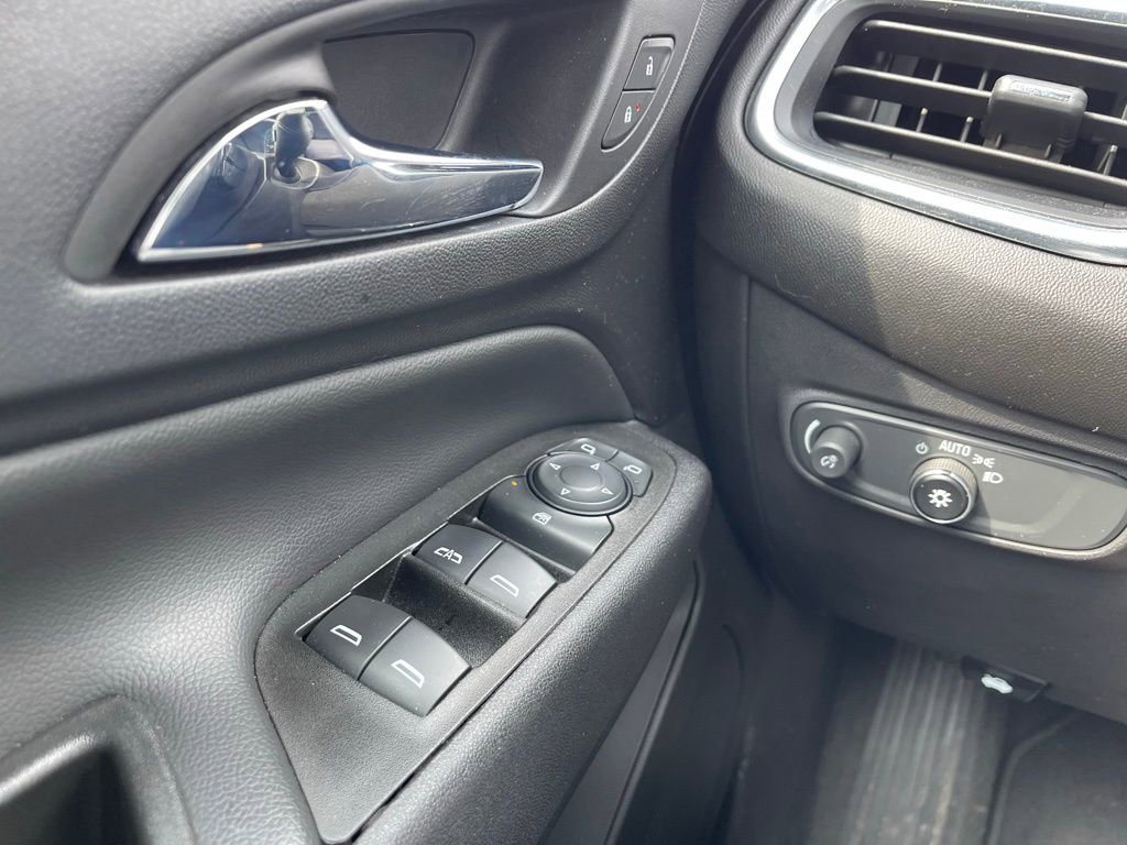 Used 2022 Chevrolet Equinox LT image 12