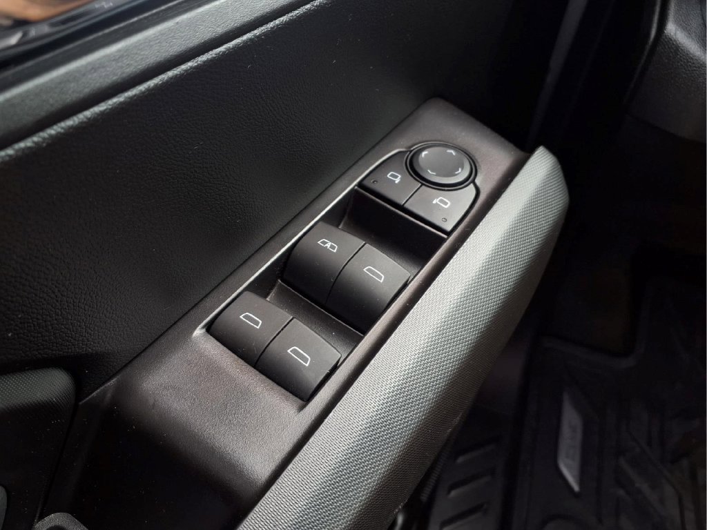 Used 2024 GMC Canyon Elevation RWD image 18
