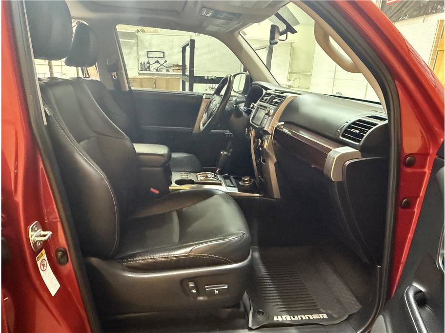 Used 2018 Toyota 4Runner Limited w/ Four Season Floor Mat Package AWD/4WD image 16