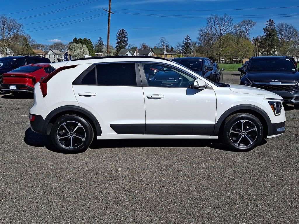 Certified 2023 Kia Niro EX FWD image 8