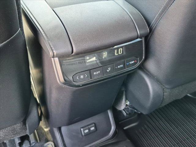 Used 2026 Toyota Highlander XLE AWD/4WD image 16