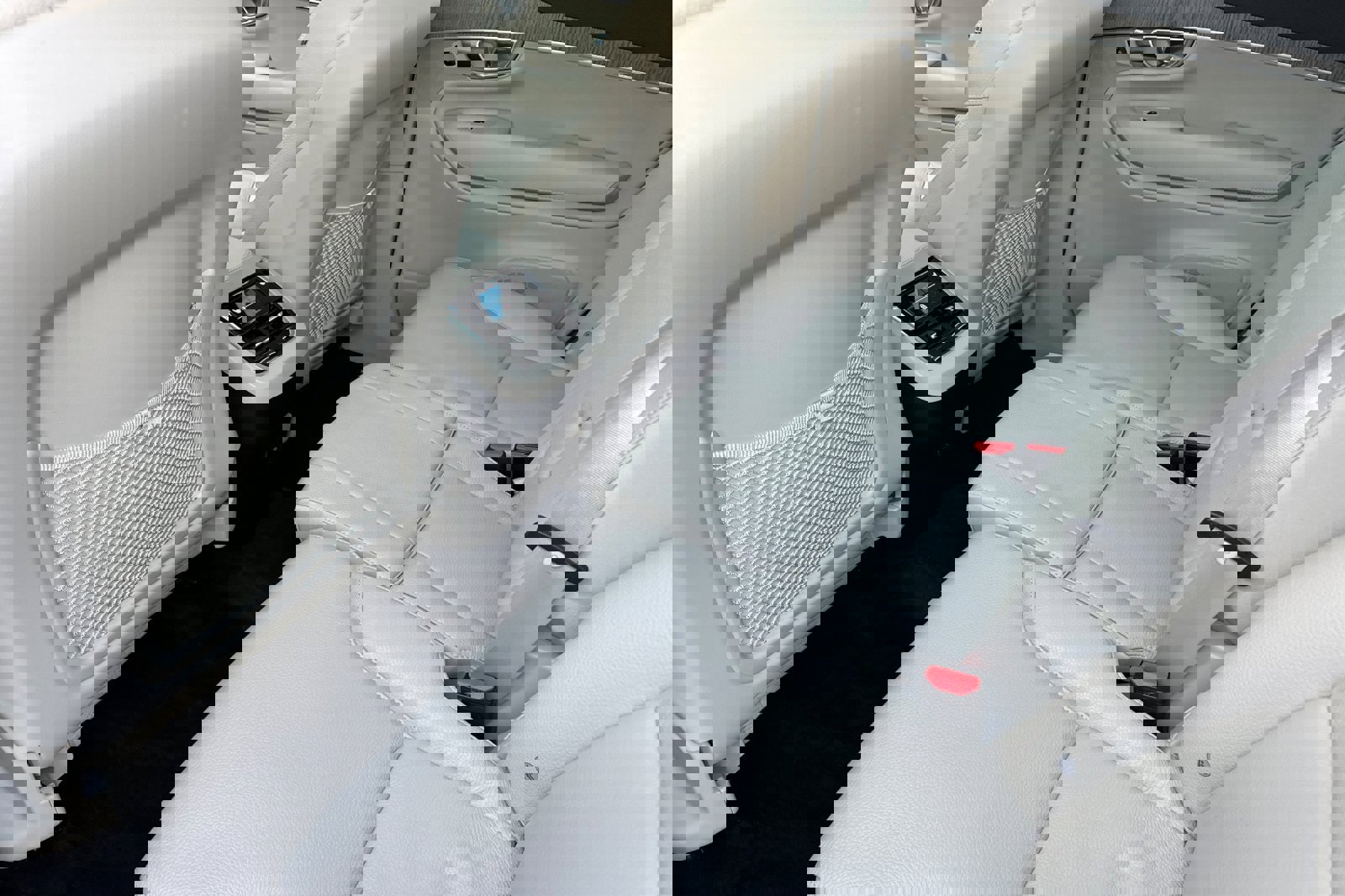 Certified 2023 Volvo XC90 B6 Plus w/ Protection Package Premier image 5