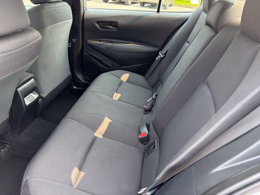 Used 2025 Toyota Corolla LE FWD image 41