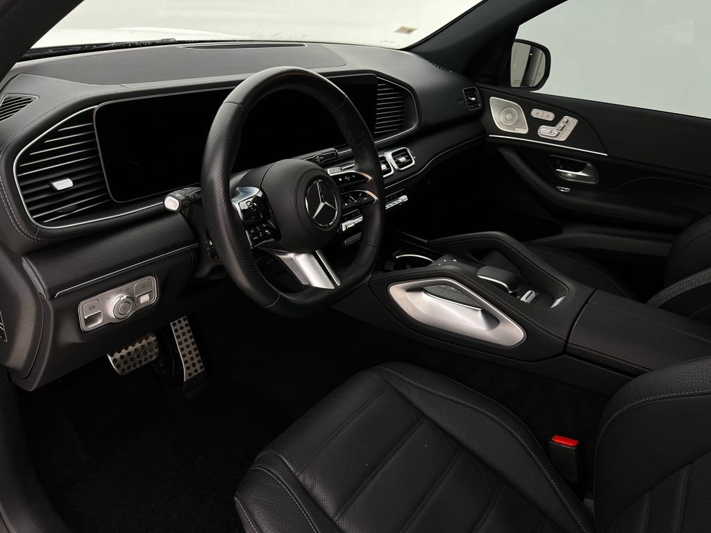 Used 2025 Mercedes-Benz GLS 450 4MATIC image 16