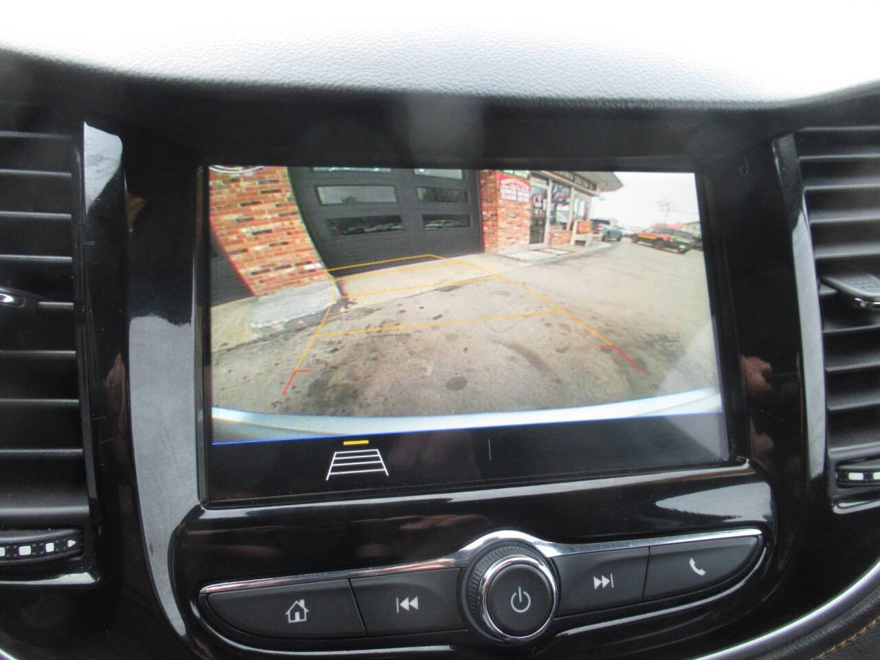 Used 2019 Chevrolet Trax LT w/ LT Convenience Package image 23