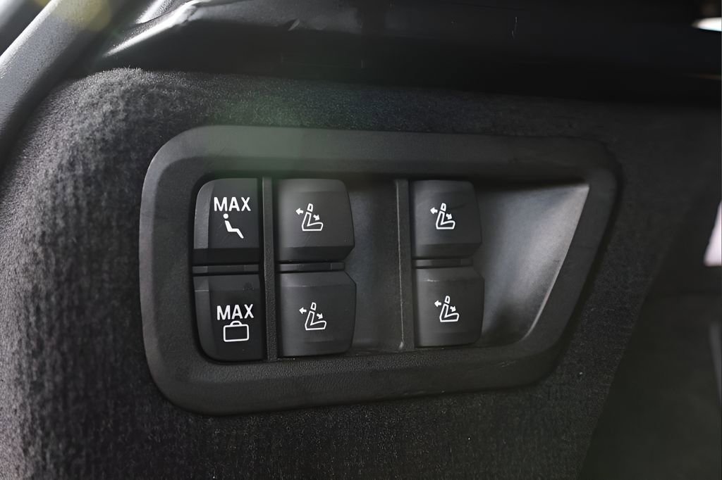 Used 2025 BMW X7 xDrive40i image 41