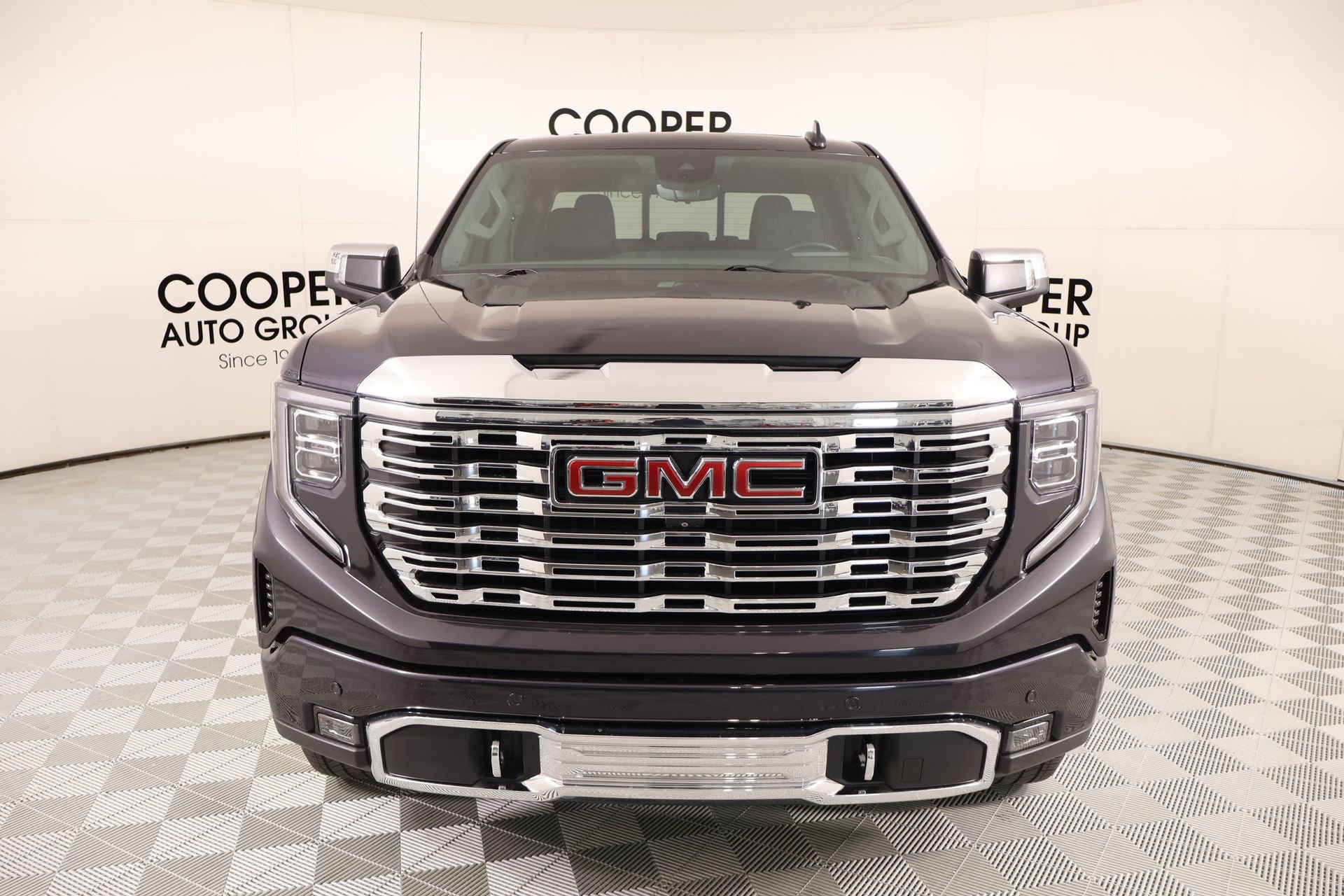 Used 2022 GMC Sierra 1500 Denali w/ Denali Reserve Package AWD/4WD image 11