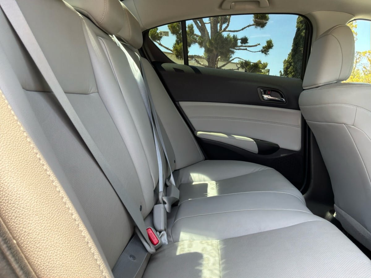 Used 2016 Acura ILX FWD image 21