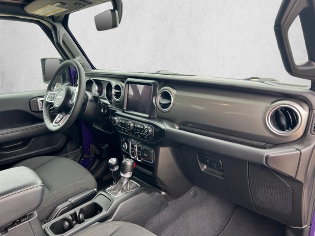 Used 2023 Jeep Wrangler Unlimited Sahara w/ Cold Weather Group AWD/4WD image 26
