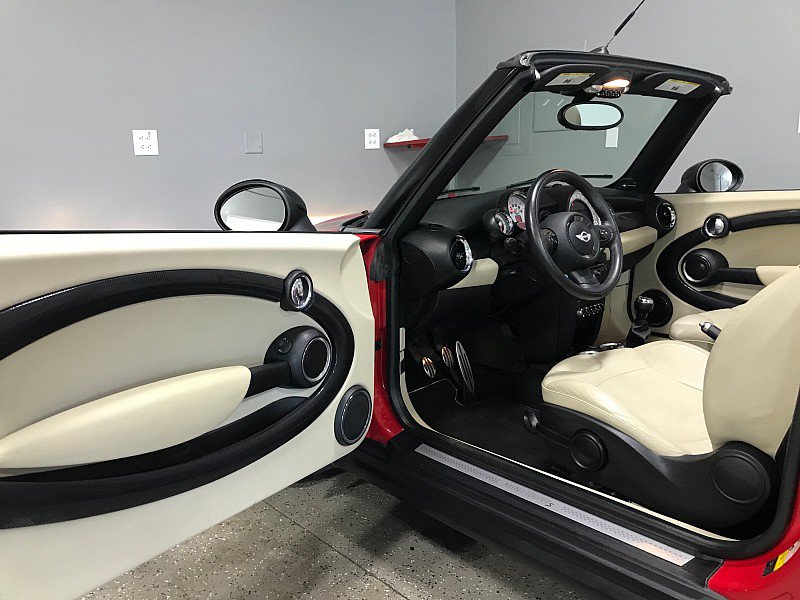 Used 2013 MINI Cooper S w/ Technology Pkg 2 FWD image 17