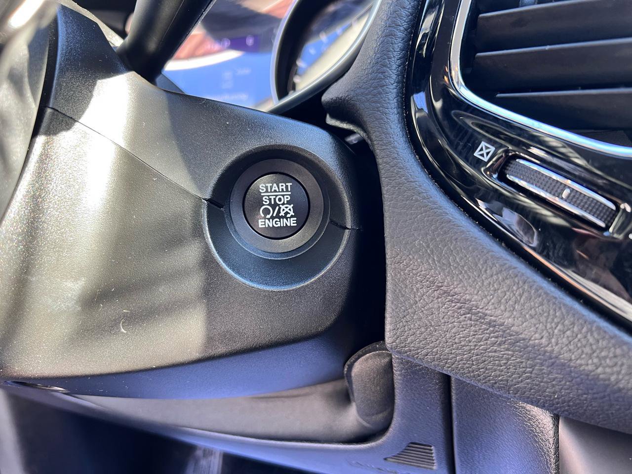 Used 2020 Jeep Compass Altitude image 11