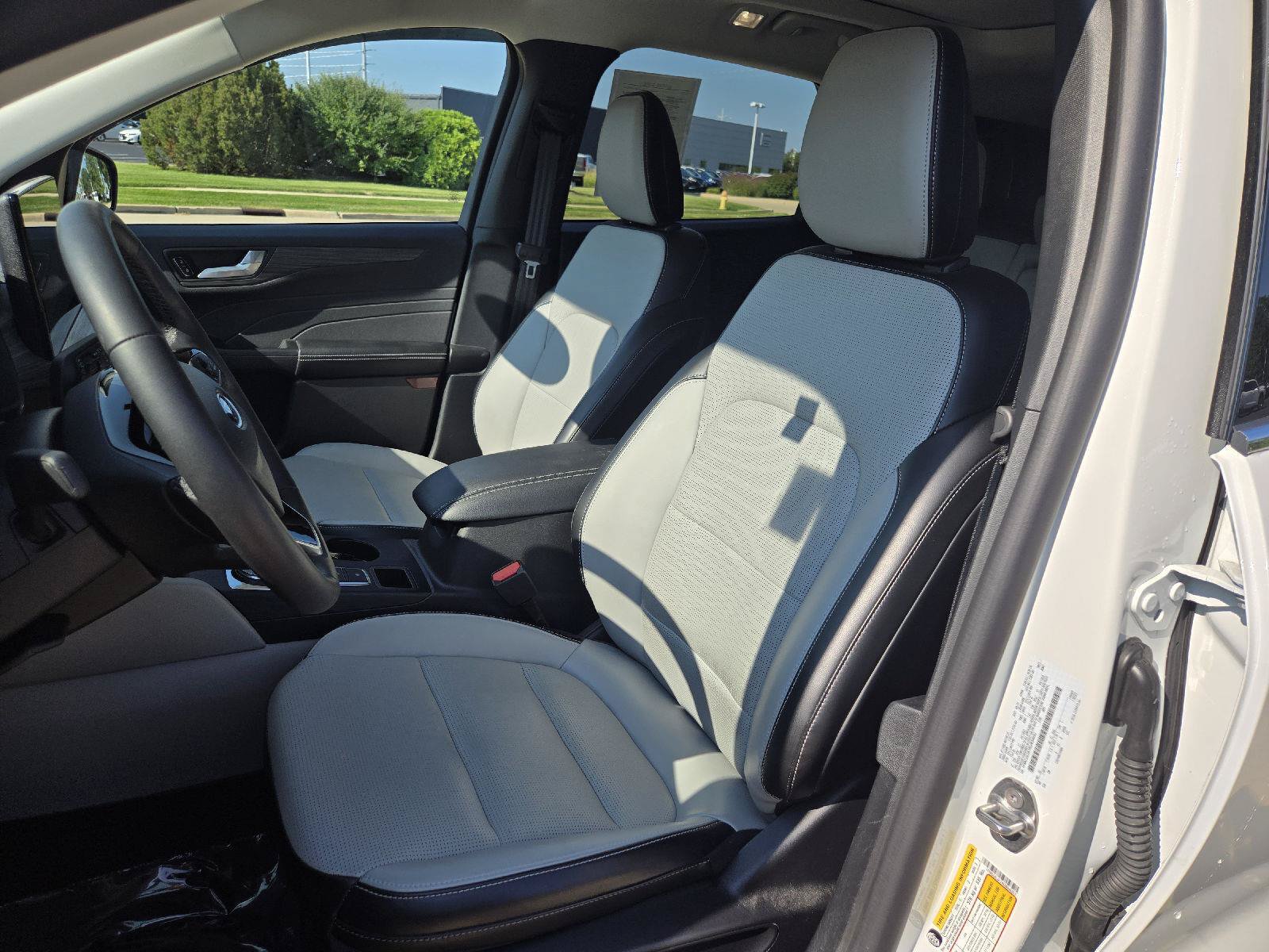 Used 2024 Ford Escape Platinum w/ Class II Trailer Tow Package AWD/4WD image 13