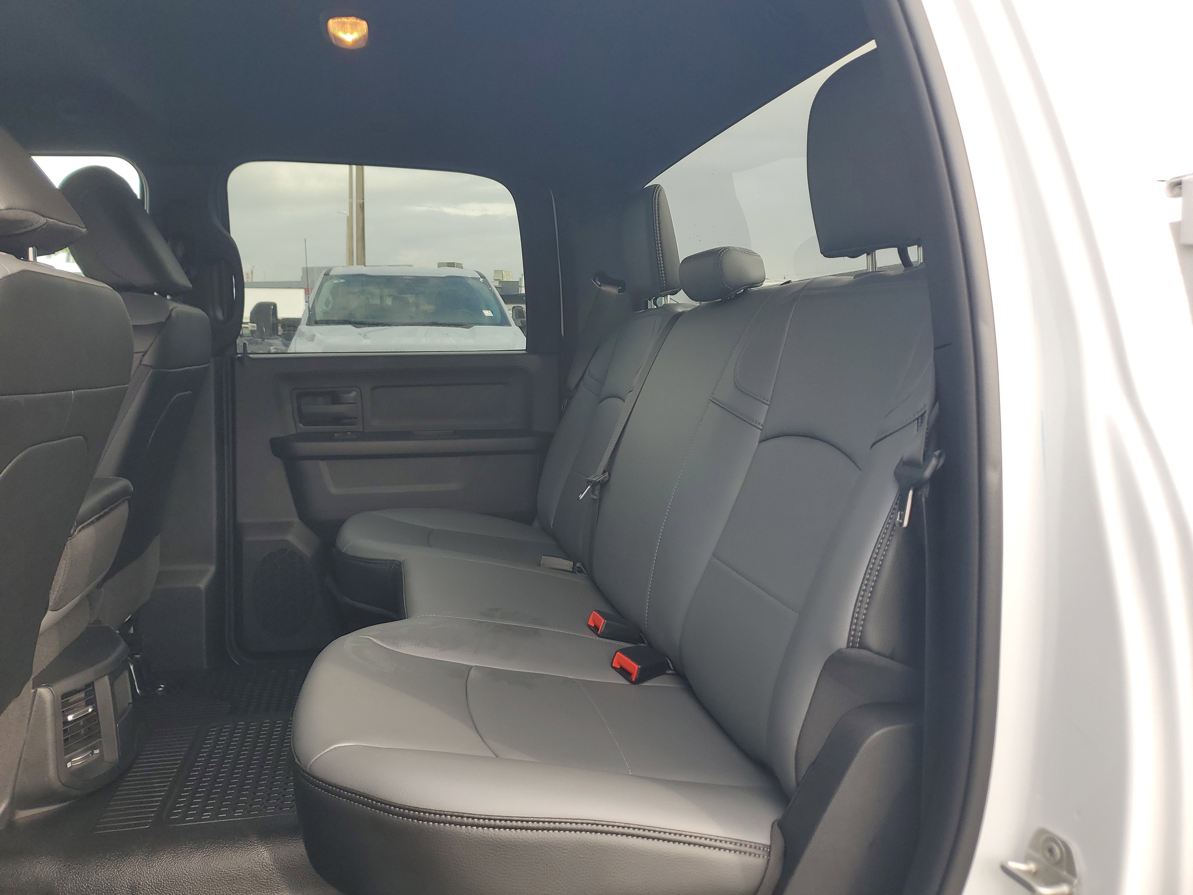 Used 2024 RAM 3500 Tradesman w/ Chrome Appearance Group image 12