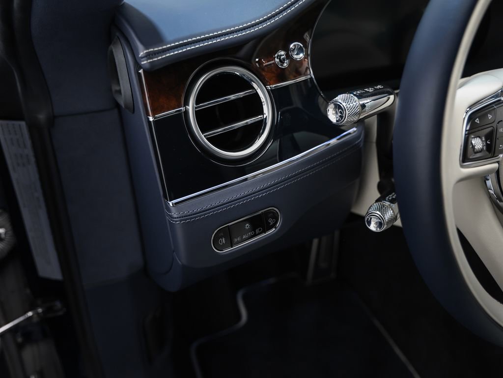 Used 2024 Bentley Continental GT image 44