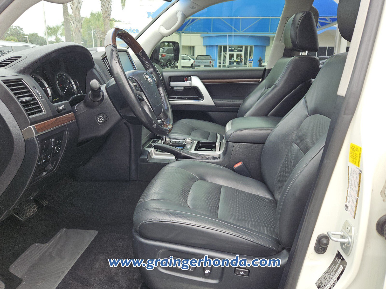 Used 2019 Toyota Land Cruiser w/ Four Season Floor Mat Package AWD/4WD image 10