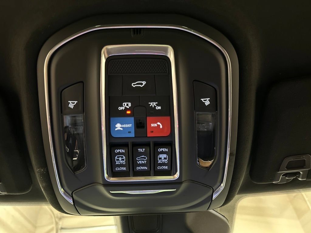 New 2026 Jeep Grand Cherokee Summit w/ Obsidian Package AWD/4WD image 25