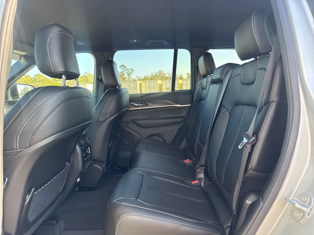 New 2025 Jeep Grand Cherokee Limited image 14