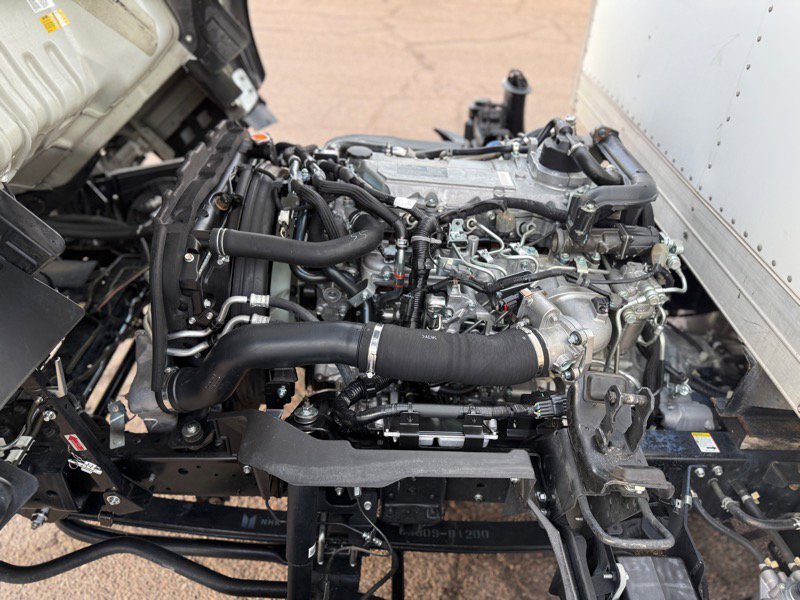 Used 2023 Isuzu NPR image 13