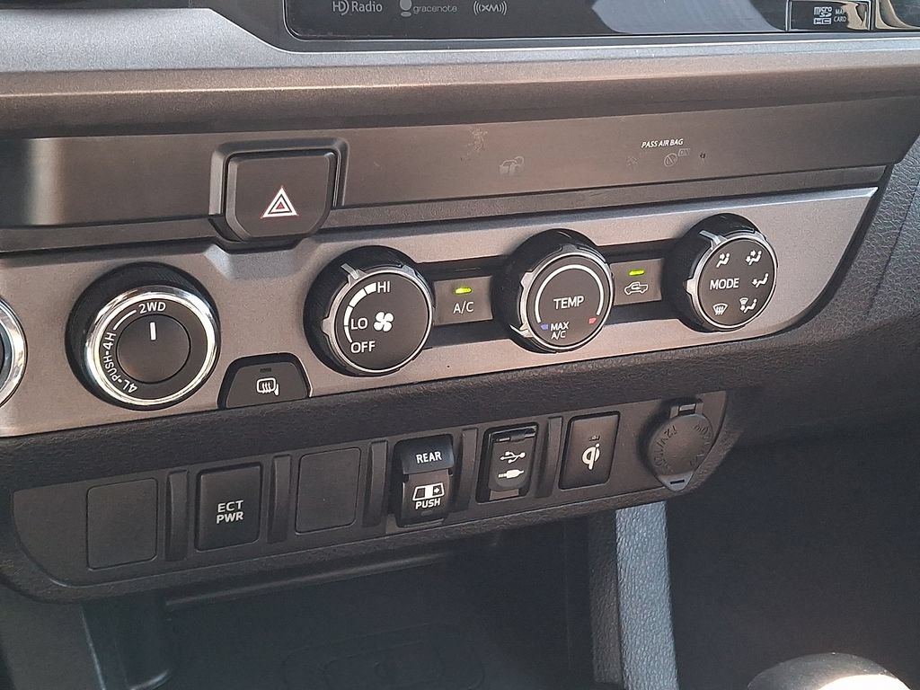 Used 2019 Toyota Tacoma TRD Off-Road AWD/4WD image 17
