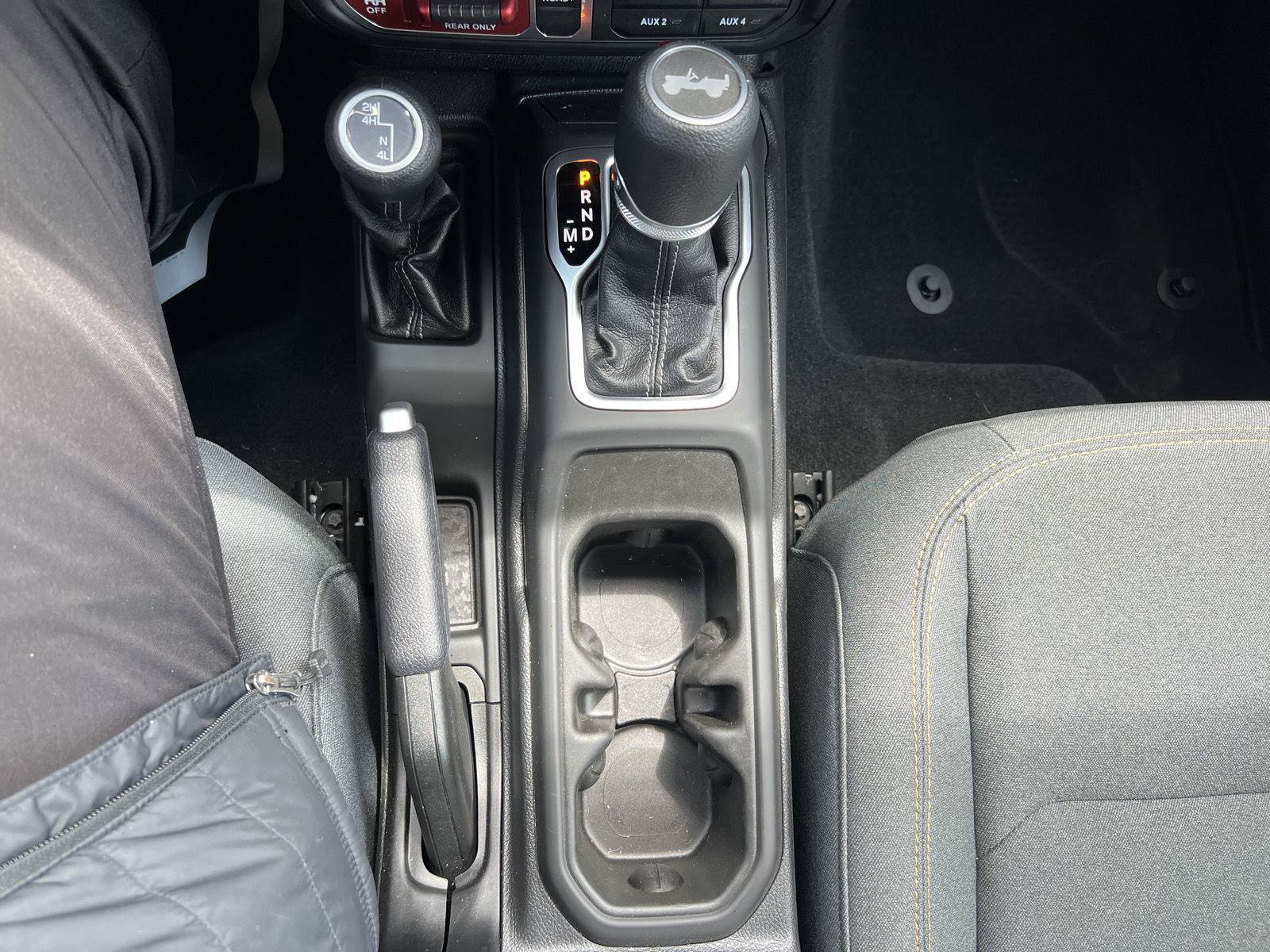 Used 2025 Jeep Wrangler Unlimited Sport AWD/4WD image 20