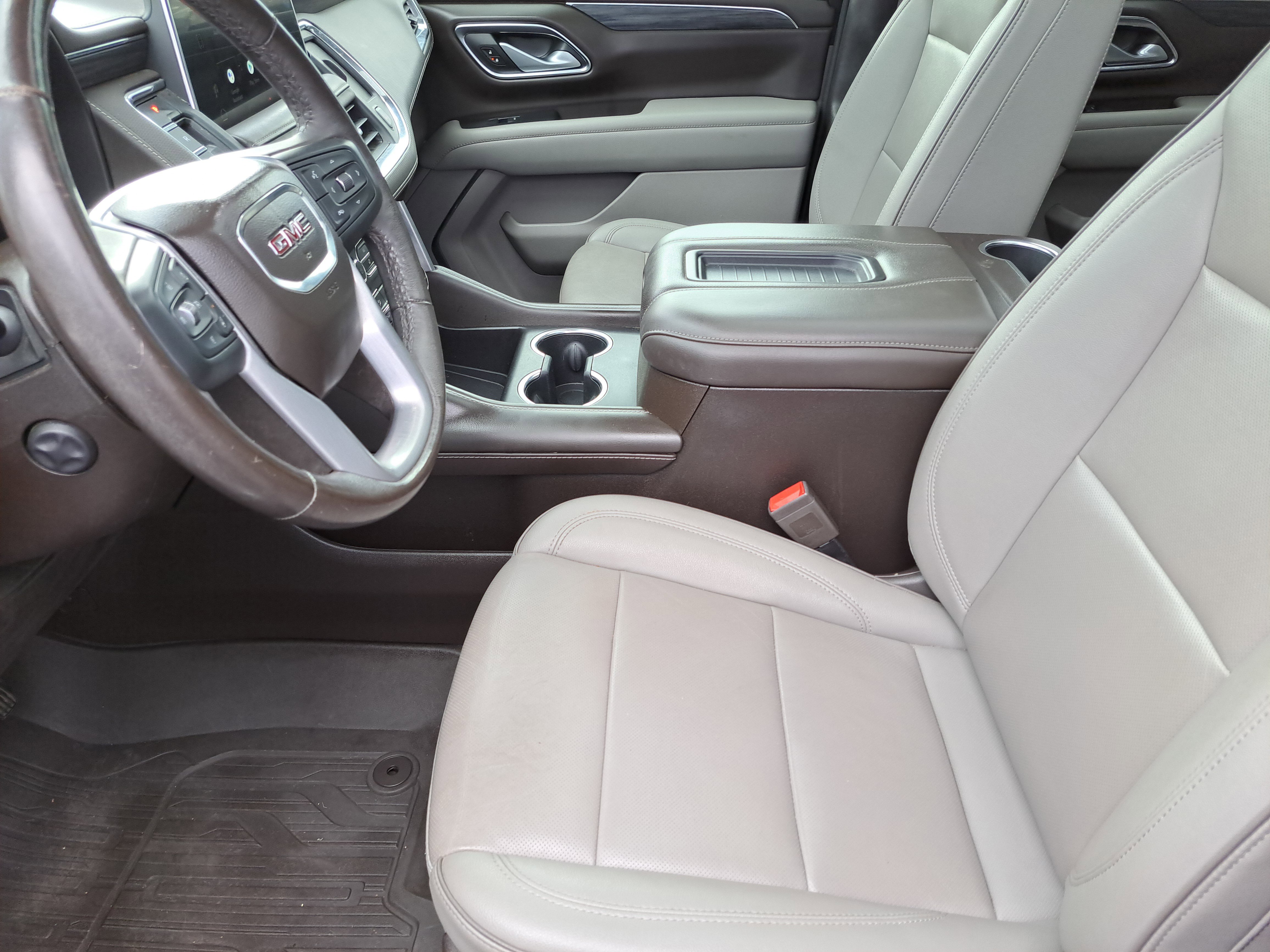 Used 2022 GMC Yukon XL SLT w/ SLT Luxury Package image 13