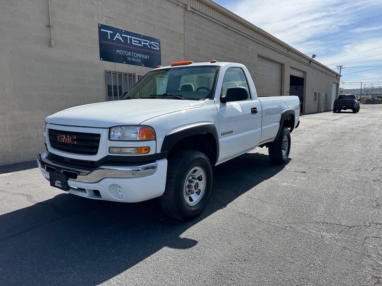 Used 2005 GMC Sierra 3500 W/T w/ Snow Plow Prep Package AWD/4WD image 3